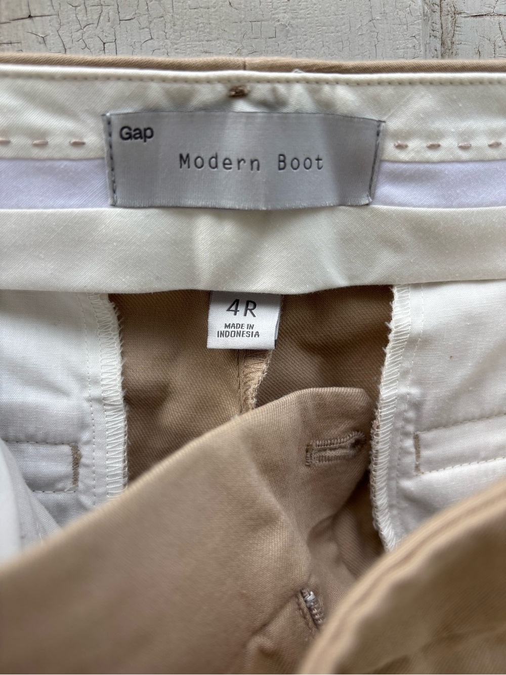 GAP Modern Boot Pants in Tan and White